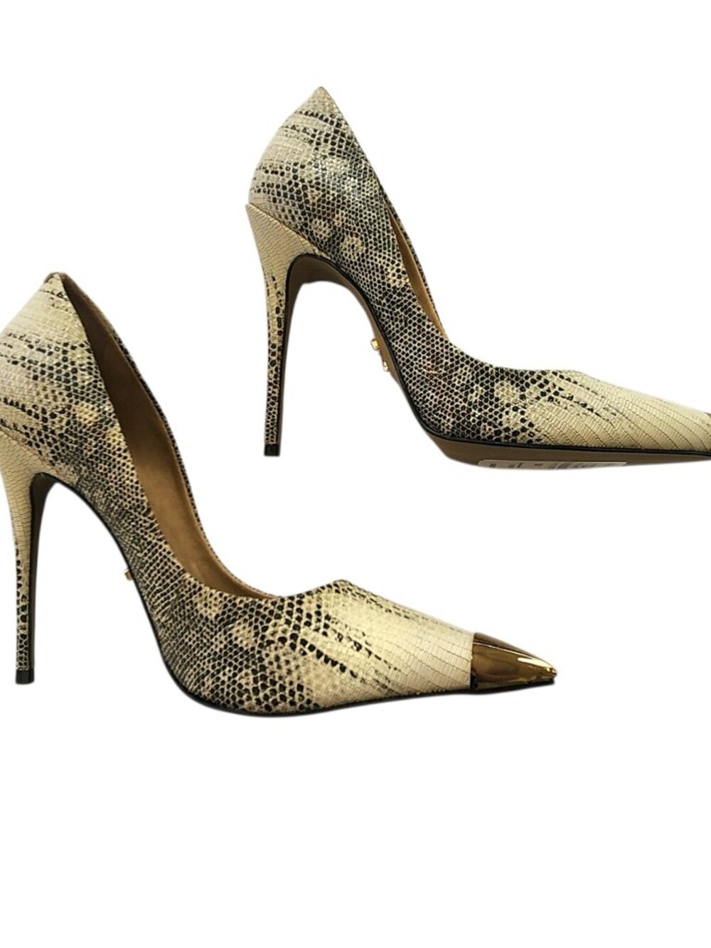 BNWT Neiman Marcus Carrano size 7.5B